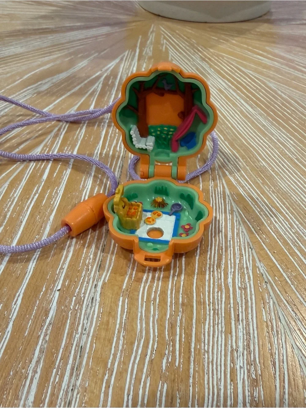 1991 Camp Days Locket Bluebird Polly Pocket with original cord